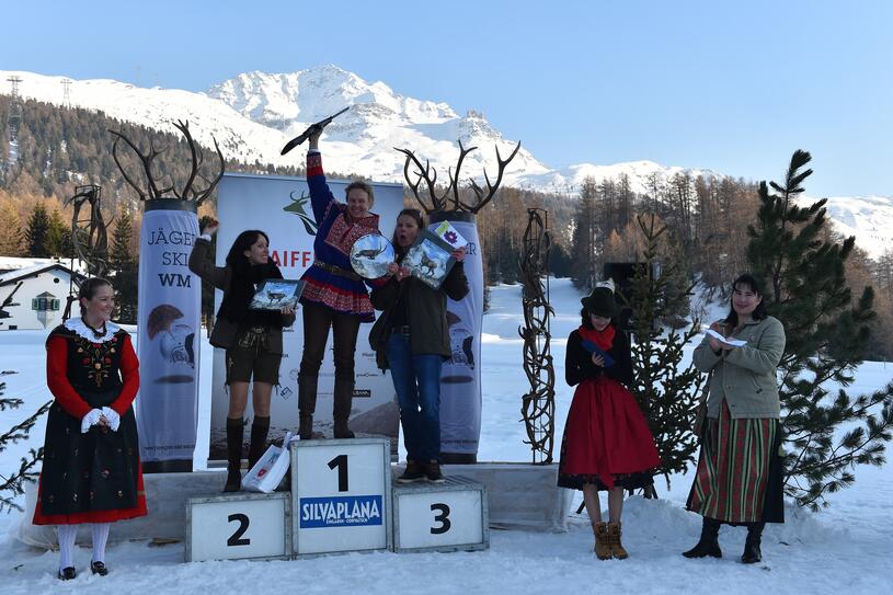 Preisverleihung bei der Jäger Ski WM 2018 in Silvaplana | © Montafon Tourismus GmbH, Schruns Preisverleihung bei der Jäger Ski WM 2018 in Silvaplana | © Montafon Tourismus GmbH, Schruns